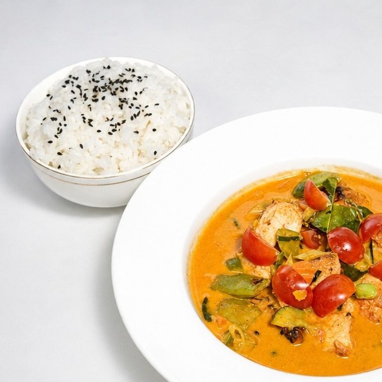 Czerwone curry z kurczakiem