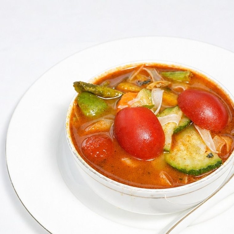 Zupa Tom Yum z kurczakiem
